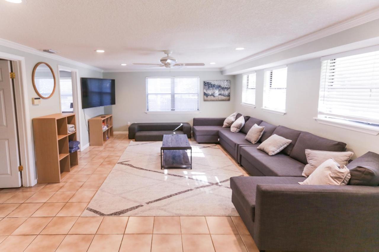 Pool & Hot Tub Home W Game Room! 1 Mile To Beach! Джэксонвилл-Бич Экстерьер фото